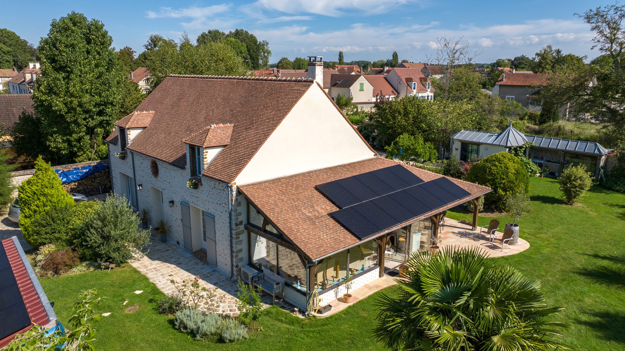Panneaux solaires : étape clé des travaux de rénovation énergétique